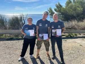 Déborah, Christophe et Arnaud avec leurs diplômes MF2 et FFM.